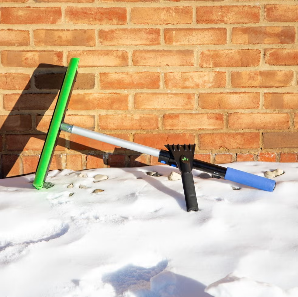 Best Ice Scrapers and Snow Brushes for 2025