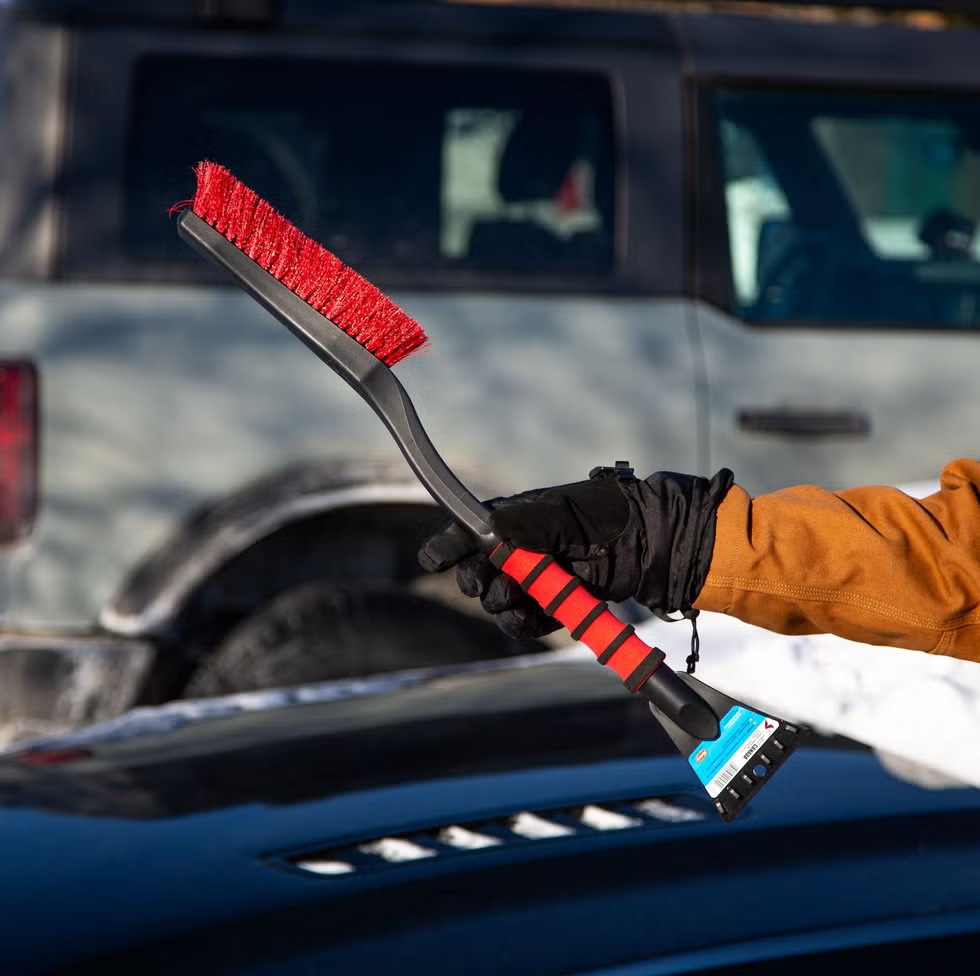 Best Ice Scrapers and Snow Brushes for 2025