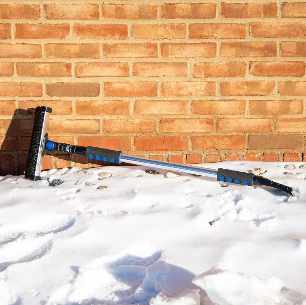 Best Ice Scrapers and Snow Brushes for 2025